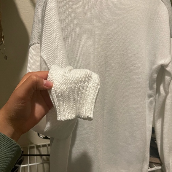 Korean sweater - Picture 4 of 4